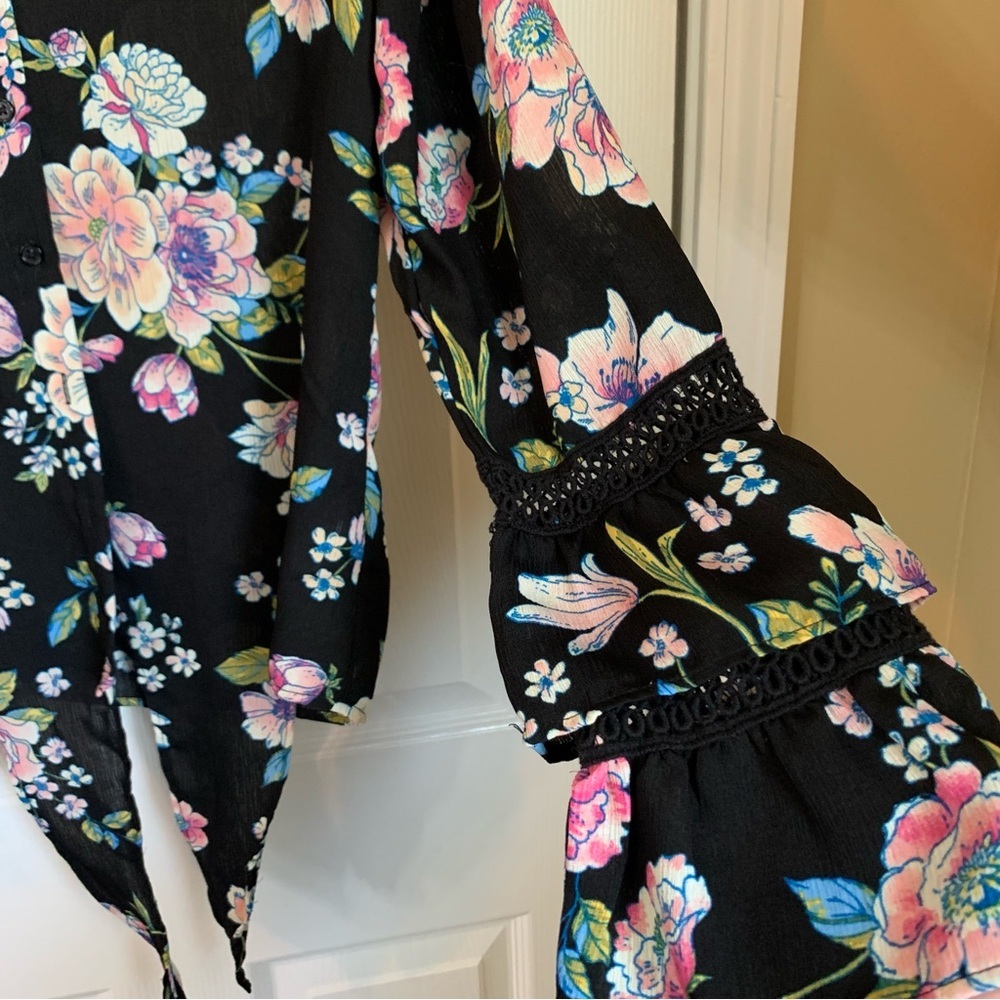 Maurices Floral Tie Front Tiered Bell Long Sleeve Blouse, size M - Picture 3 of 8